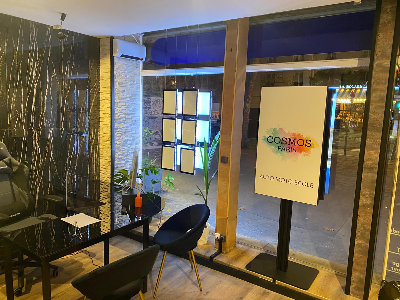 Accueil de l'agence Cosmos, boulevard des Filles du Calvaire à Paris 11e